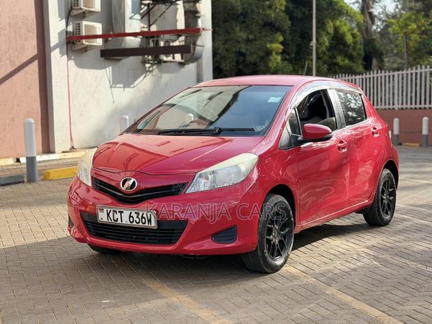 Toyota Vitz 1.3 AWD 5dr 2011 Red