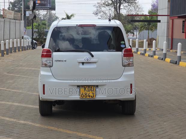 Toyota Spade 2019 White