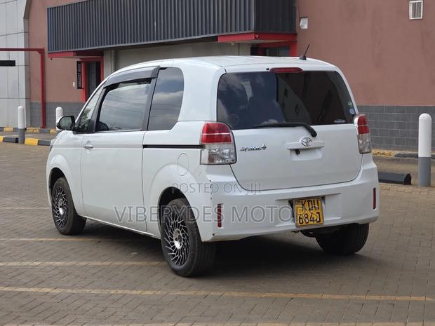Toyota Spade 2019 White