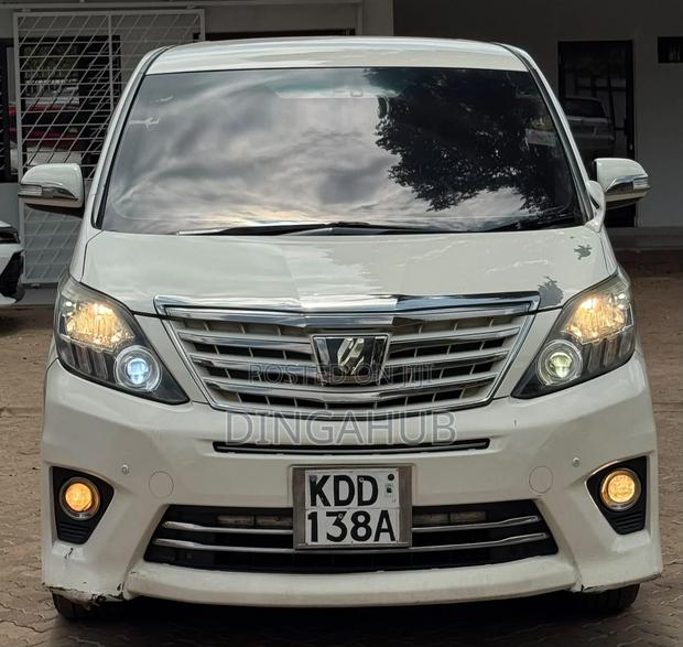 Toyota Alphard 2.4 Petrol FWD 2014 White