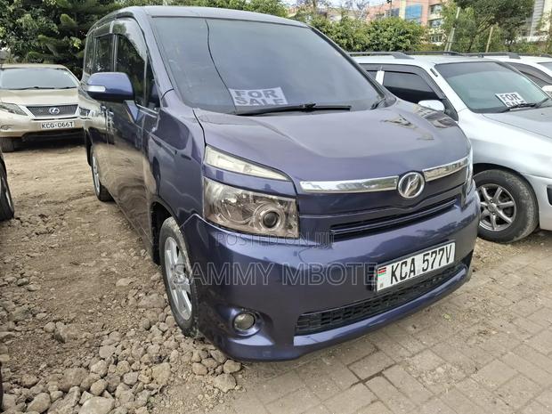 Toyota Voxy Z 2WD 8-Seater 2008 Blue