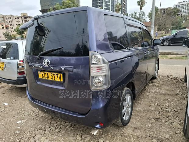 Toyota Voxy Z 2WD 8-Seater 2008 Blue