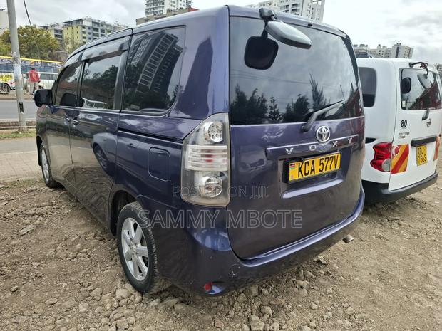 Toyota Voxy Z 2WD 8-Seater 2008 Blue