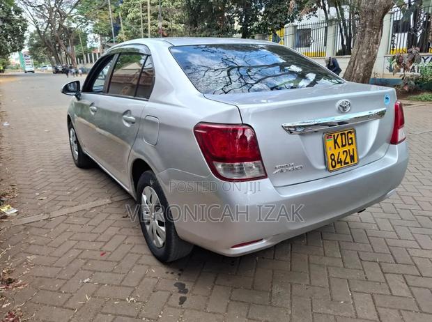 Toyota Axio 2012 Silver