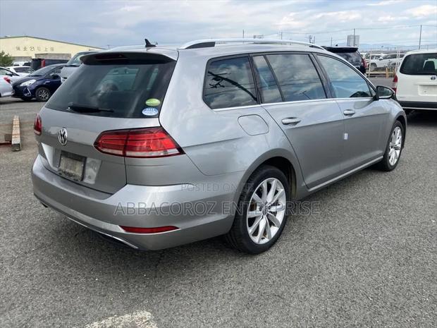 Volkswagen Golf 2019 Silver