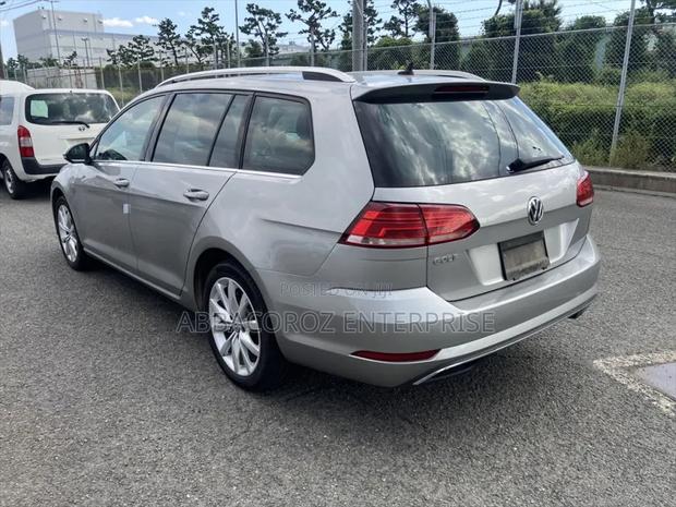 Volkswagen Golf 2019 Silver