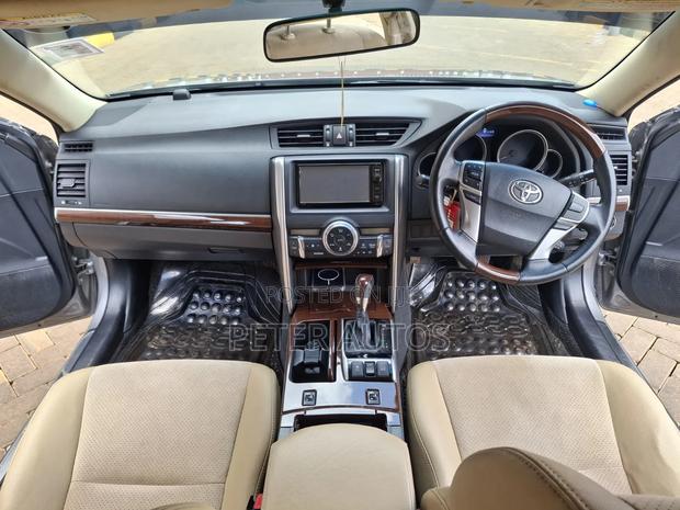 Toyota Mark X 2.5 AWD 2015 Gray