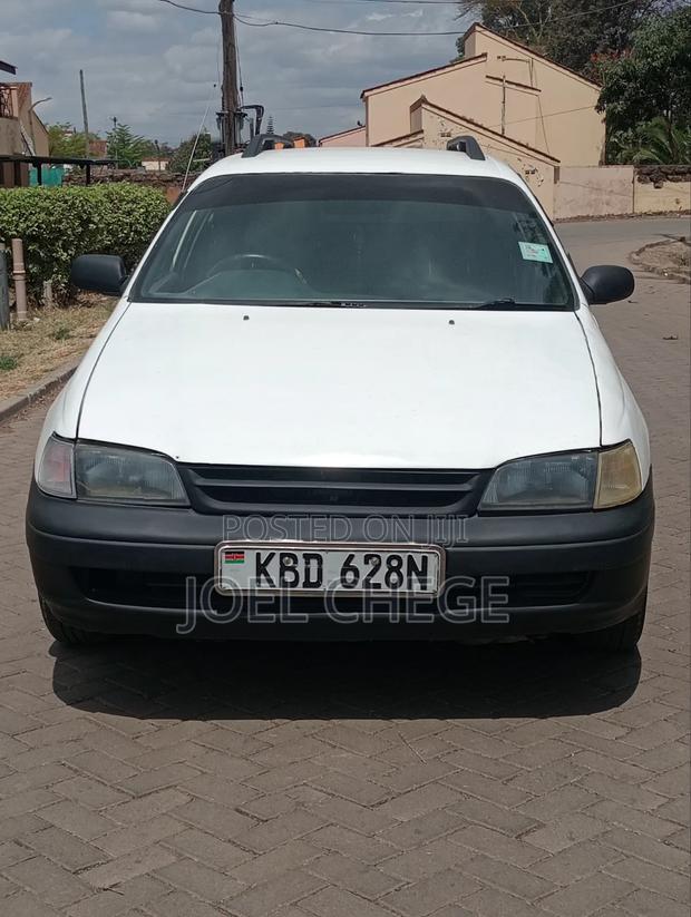 Toyota Caldina 2003 White