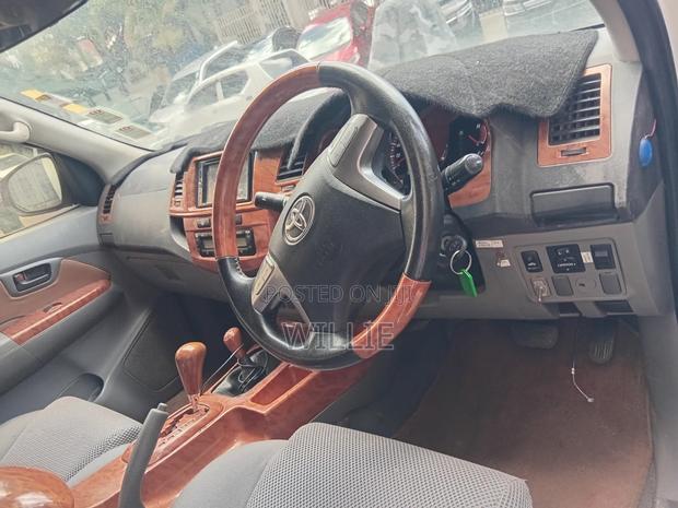 Toyota Hilux 2011 White