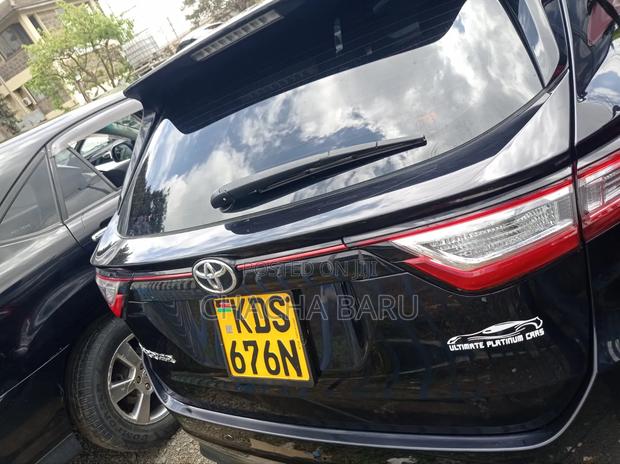 Toyota Harrier 2.0 2018 Black