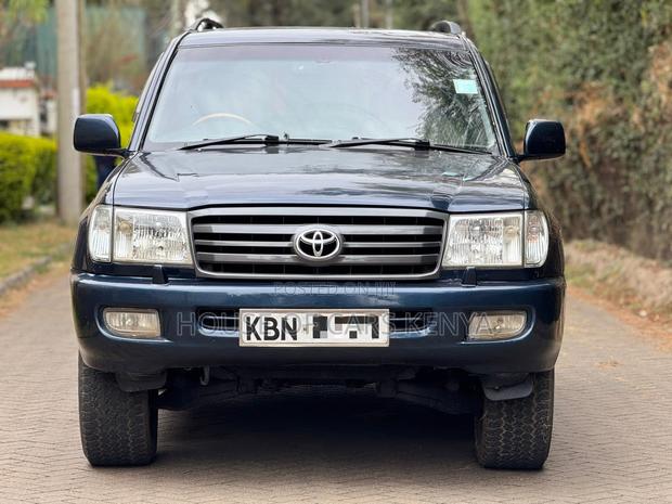 Toyota Land Cruiser 2004 Blue