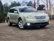 Subaru Outback 2.5i 2010 Gold for sale