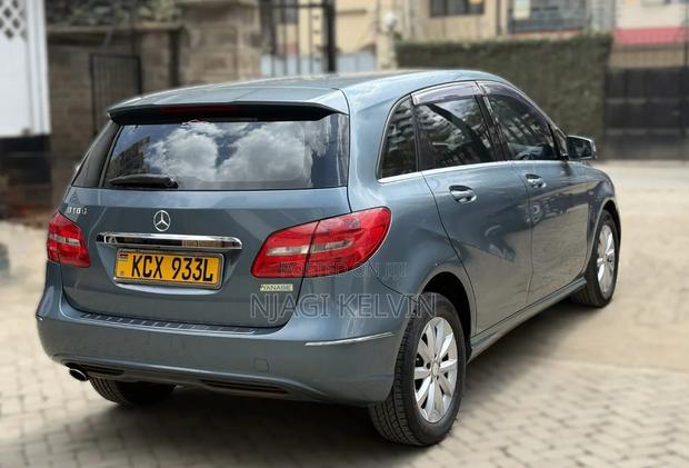 Mercedes-Benz B-Class 2012 Blue