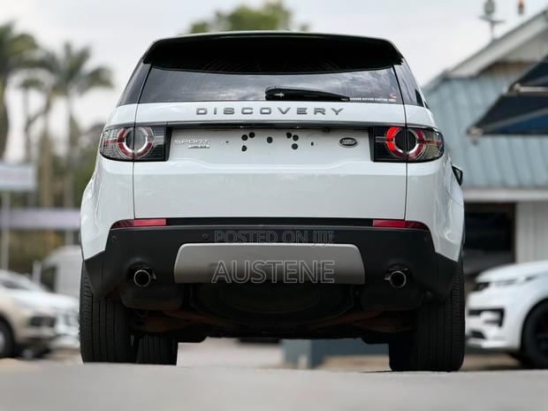 Land Rover Discovery Sport 2015 White