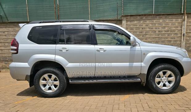 Toyota Land Cruiser Prado 2004 Silver