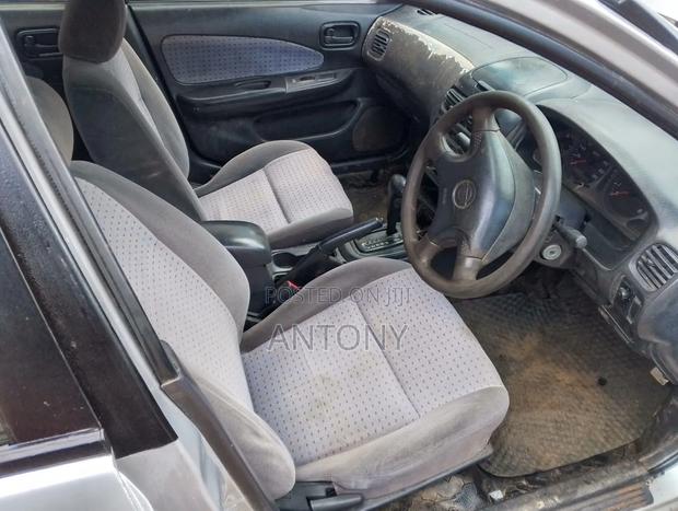Nissan Wingroad 2002 Silver