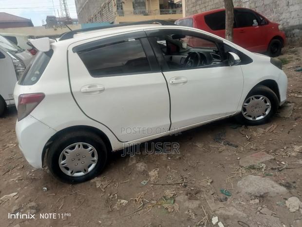 Toyota Vitz 1.0 FWD 5dr 2013 White