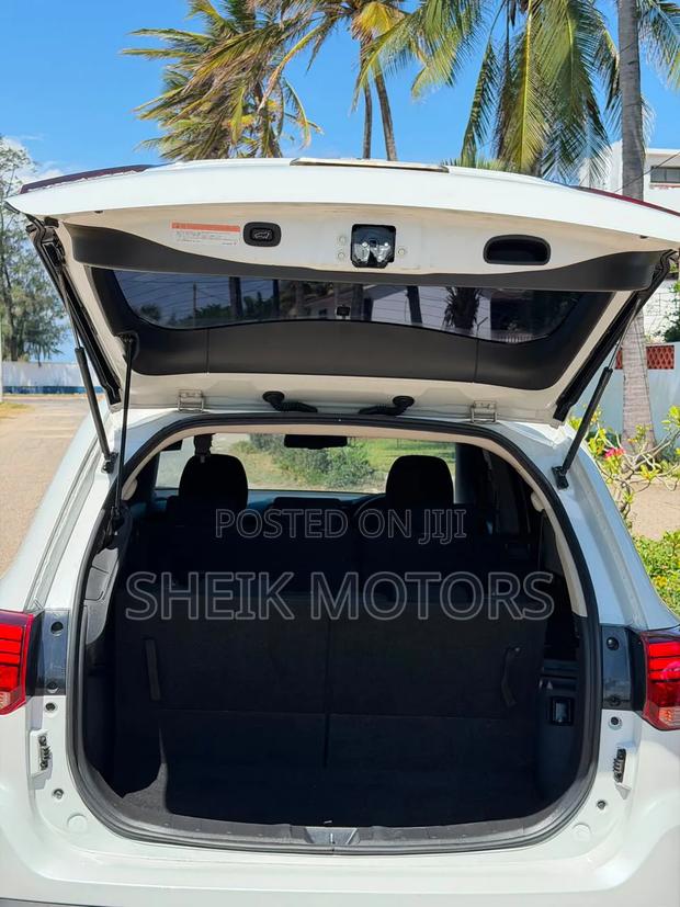 Mitsubishi Outlander 2016 White