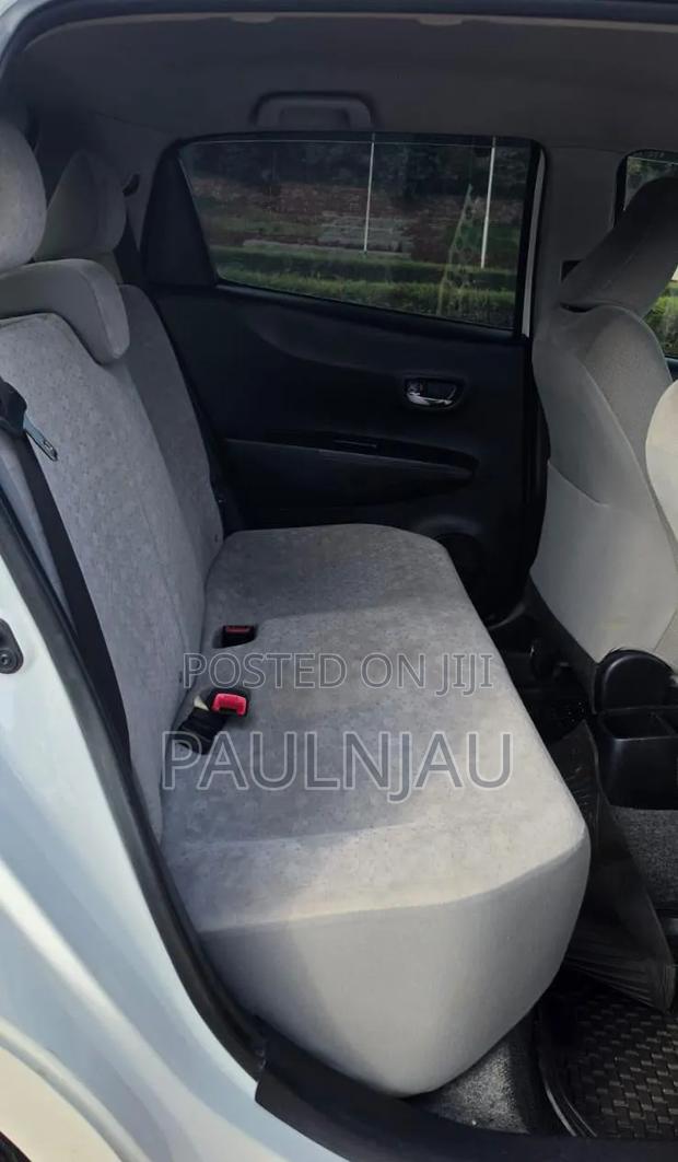 Toyota Vitz 2014 White