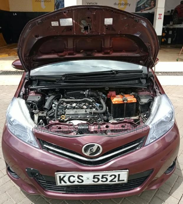 Toyota Vitz 2011 Maroon