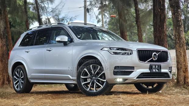 Volvo XC90 T5 Momentum AWD 2019 Silver
