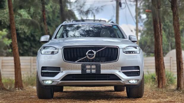 Volvo XC90 T5 Momentum AWD 2019 Silver