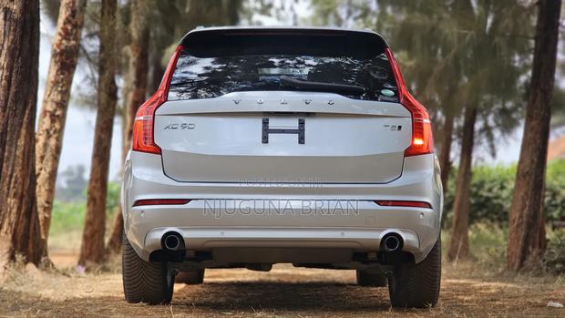 Volvo XC90 T5 Momentum AWD 2019 Silver