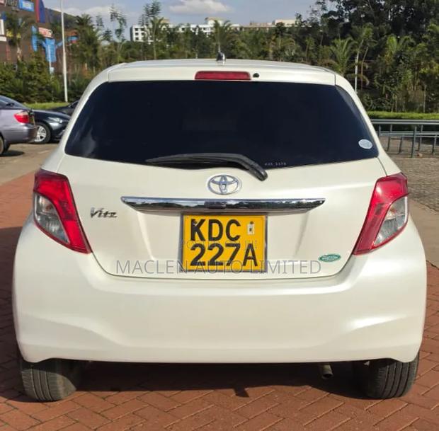 Toyota Vitz 2014 White