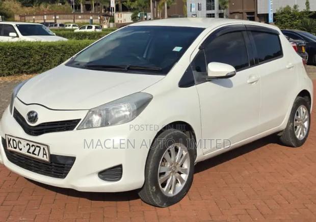 Toyota Vitz 2014 White