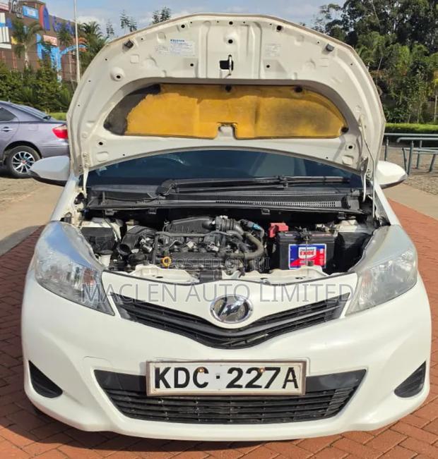 Toyota Vitz 2014 White