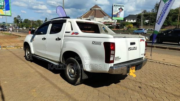 Isuzu D-MAX 2014 White