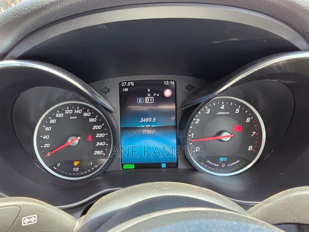 Mercedes-Benz C200 2019 Pearl