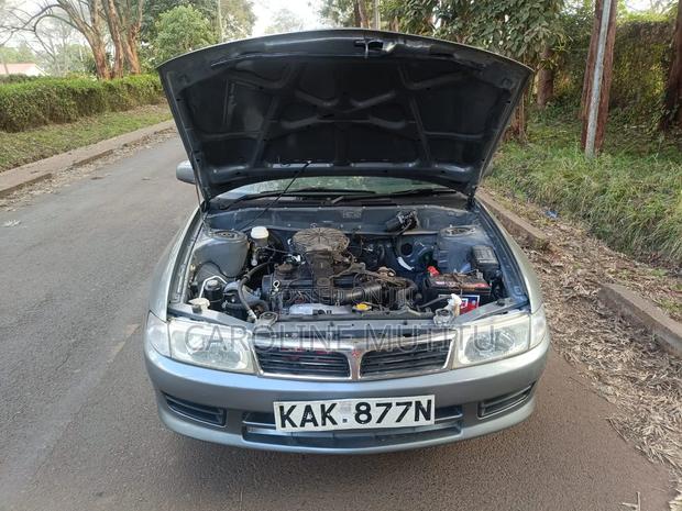 Mitsubishi Lancer 2000 Green