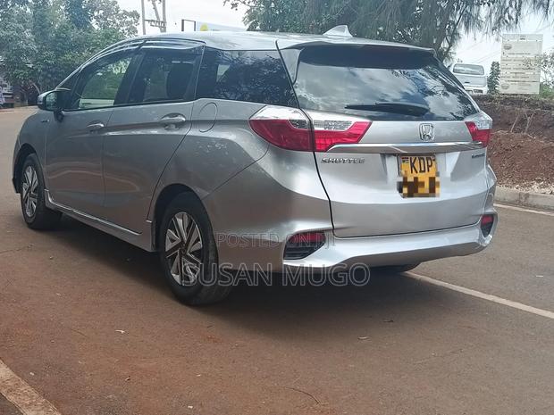 Honda Fit Shuttle 2017 Silver