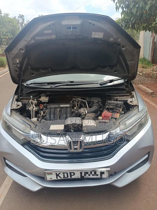 Honda Fit Shuttle 2017 Silver