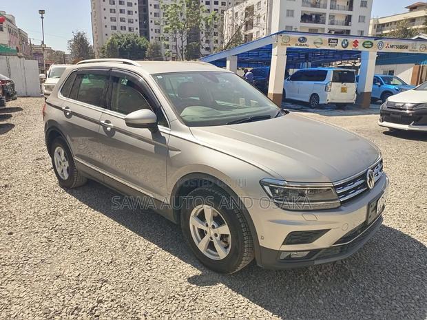 Volkswagen Tiguan 2019 Silver