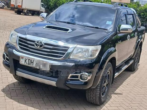 Toyota Hilux 3.0 D-4D 4x4 2015 Black