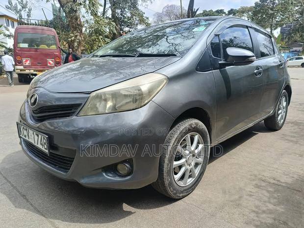 Toyota Vitz 2012 Gray