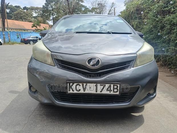 Toyota Vitz 2012 Gray