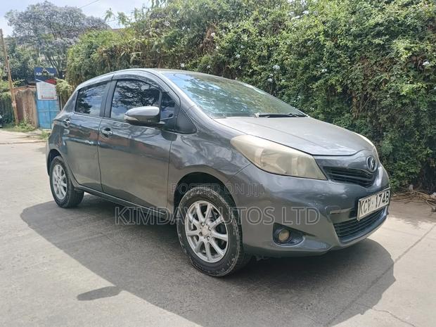 Toyota Vitz 2012 Gray