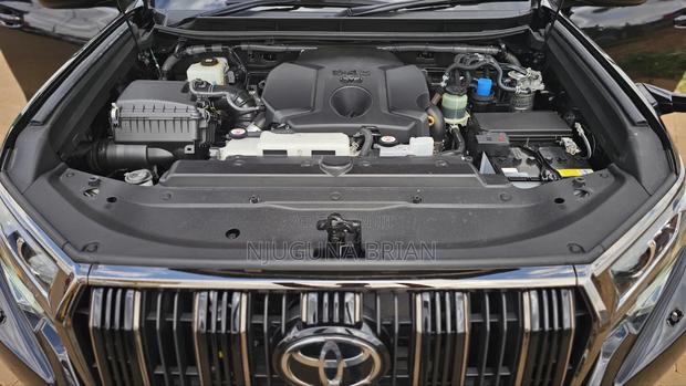 Toyota Land Cruiser Prado 2.8 2022 Black