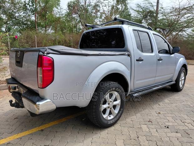 Nissan Navara 2.5 Automatic 2006 Silver