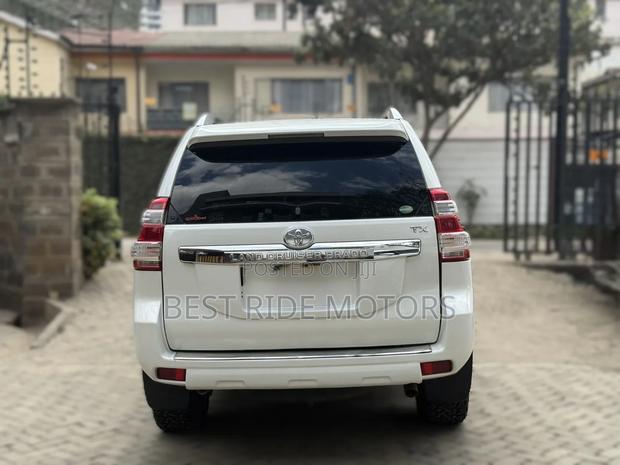 Toyota Land Cruiser Prado 2.8 2017 White