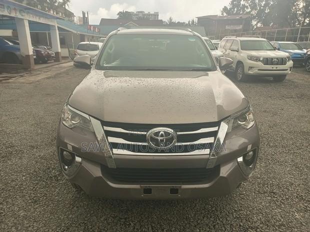 Toyota Fortuner 2019 Silver
