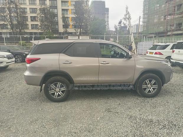 Toyota Fortuner 2019 Silver