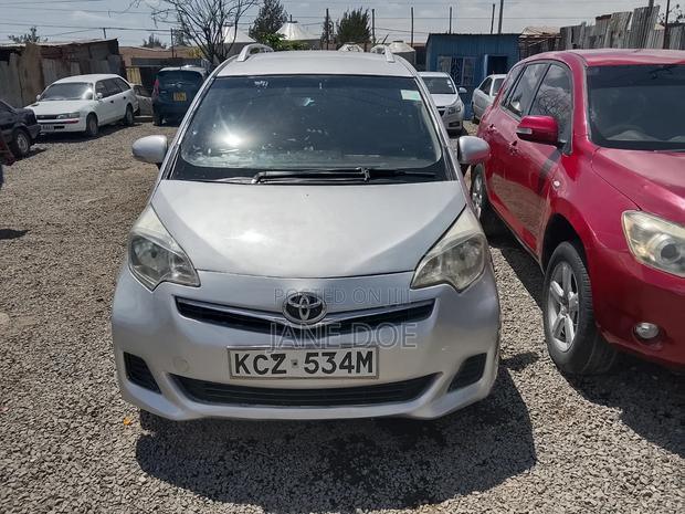 Toyota Ractis 2013 Silver