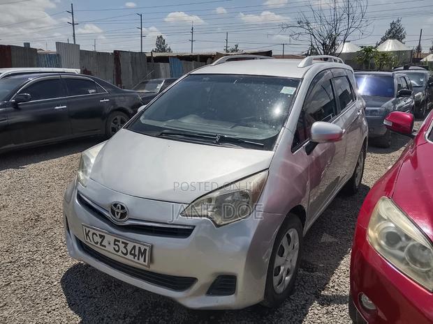 Toyota Ractis 2013 Silver