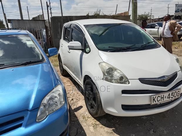 Toyota Ractis 2009 White