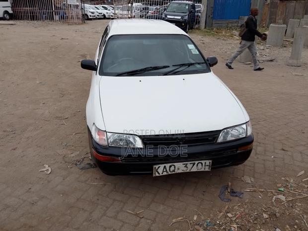 Toyota Corolla 1998 White
