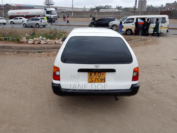 Toyota Corolla 1998 White